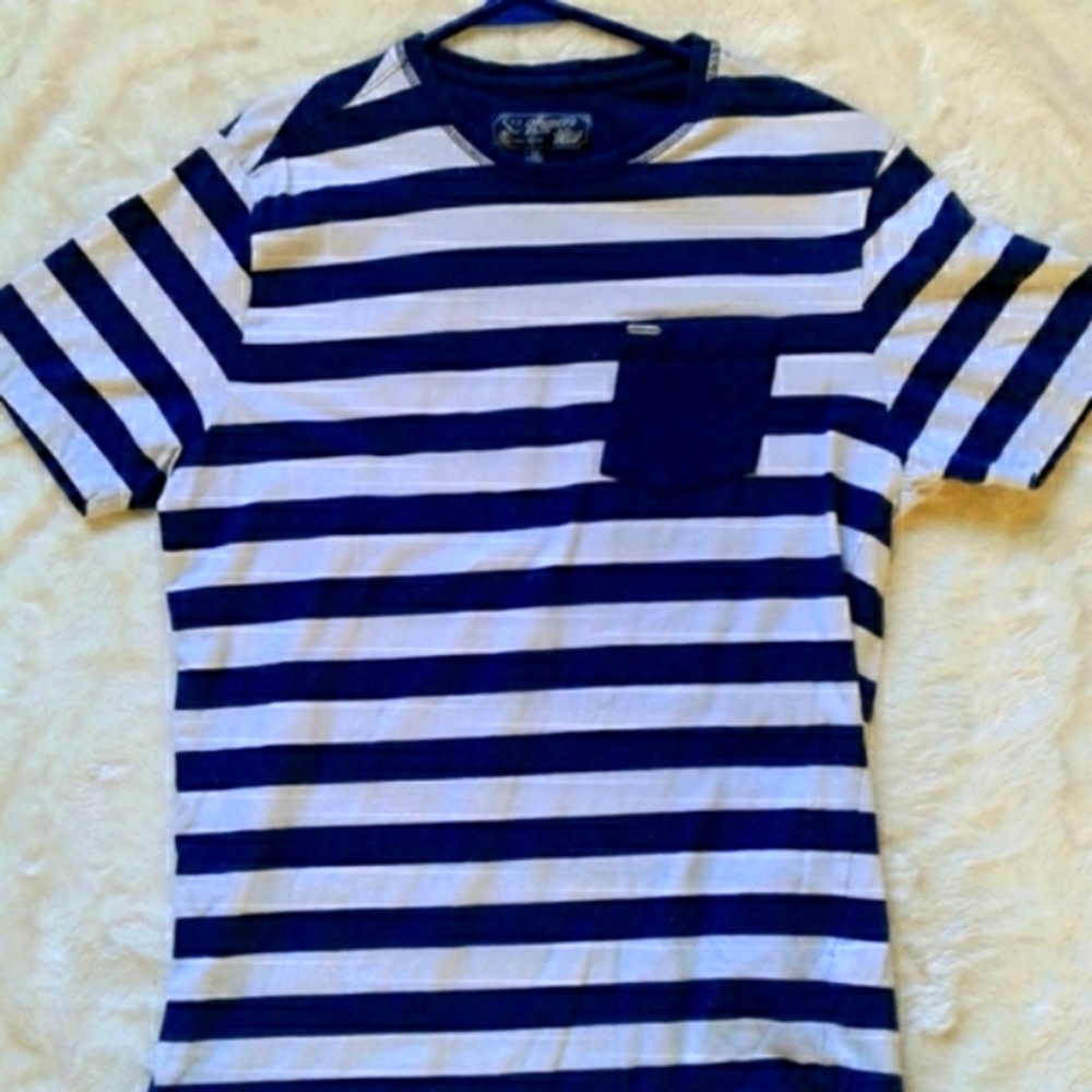 Men's Med short sleeve t-shirt Numero Uno brand